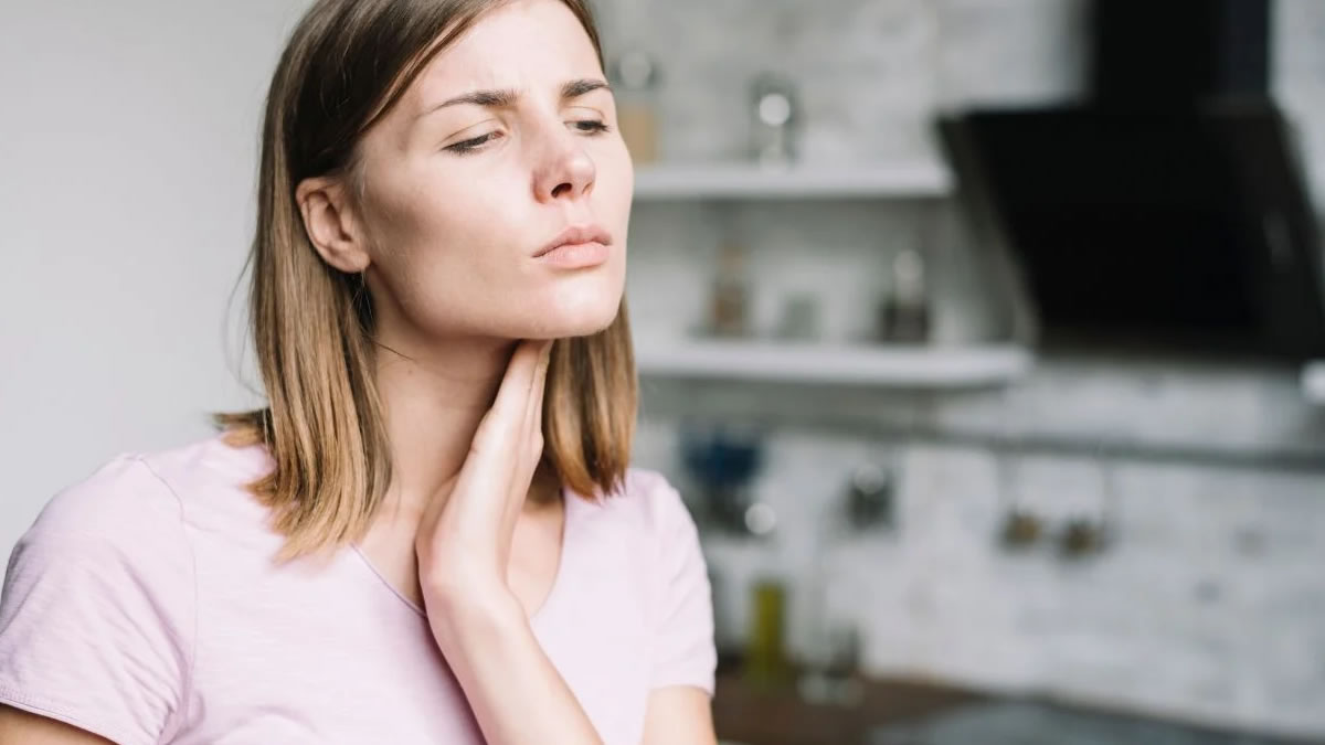 Vaping and Throat Cancer: Risks to Voice & Larynx Explained