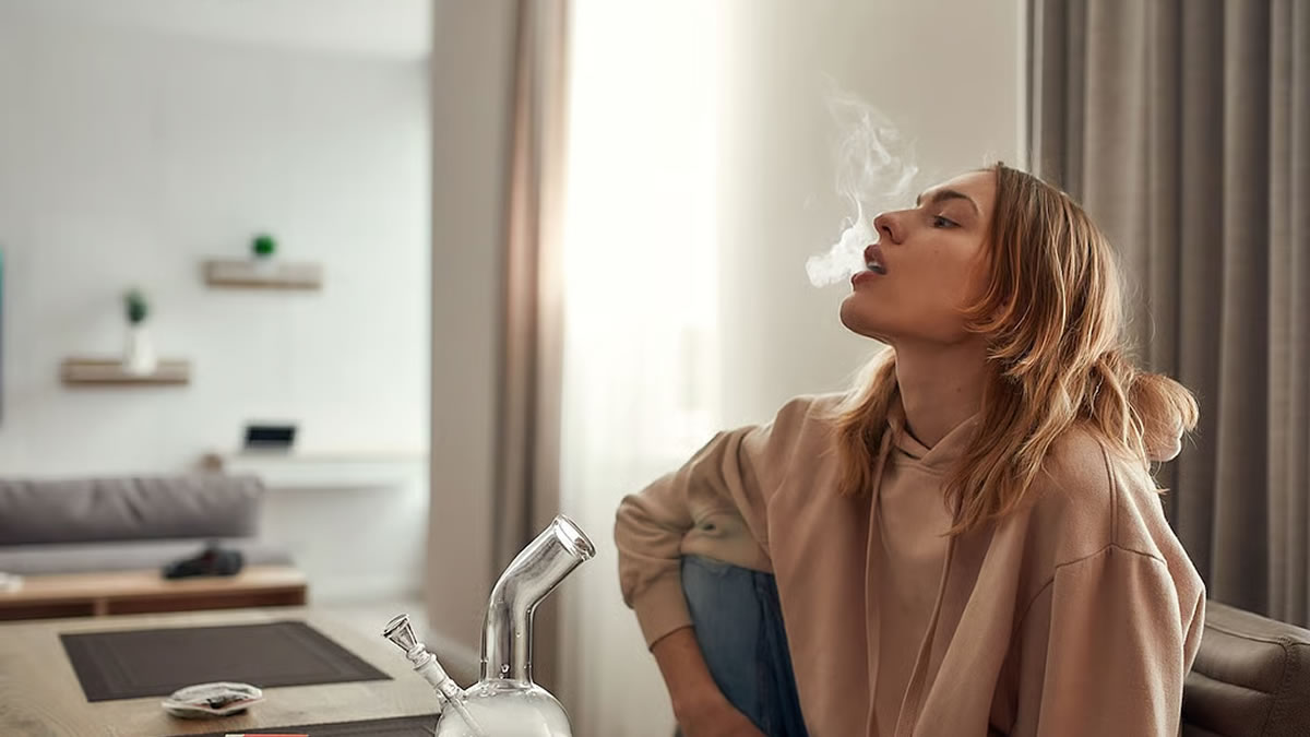Vaping or Smoking Weed Raises Asthma Attack Risk by Up to 81%