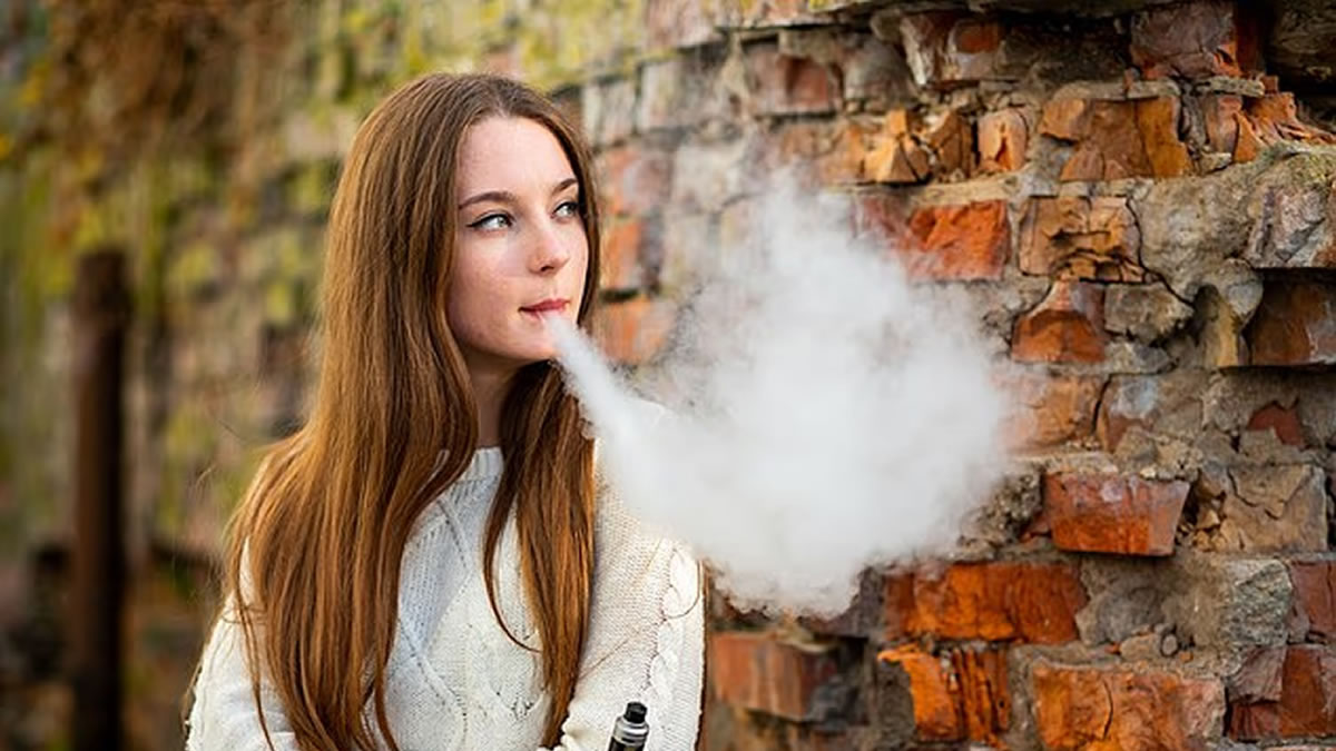 Teen Vaping Addiction Linked to Bad Behavior in Schools