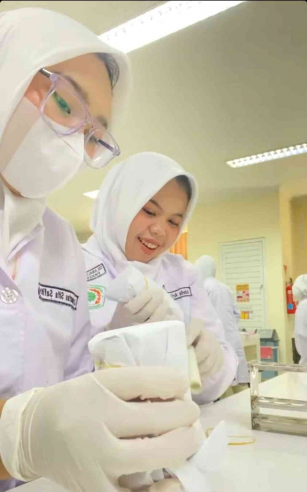 Is Vaping Safe? The Toxicology and Islamic View on E-Cigarettes