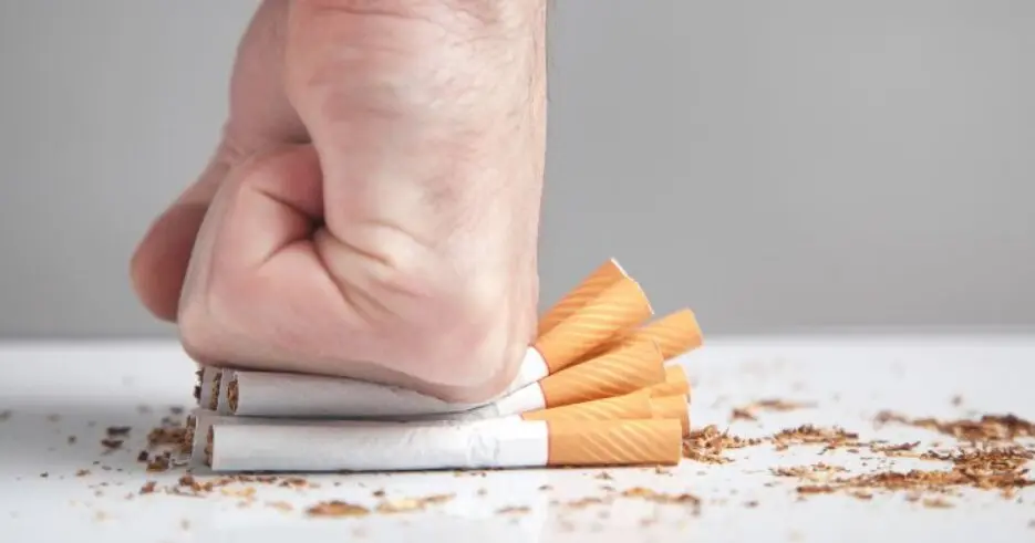 How to Quit Smoking in 2026: Pharmacist Guide & Therapies